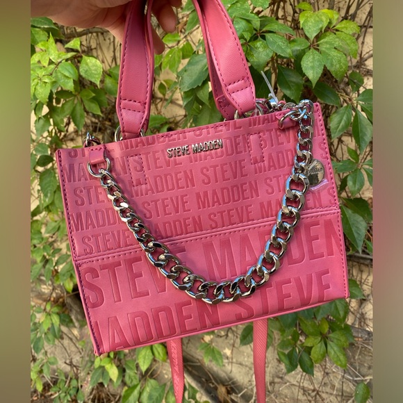 Steve Madden Handbags - NWT Steve Madden women’s pink mini bliv casual bags